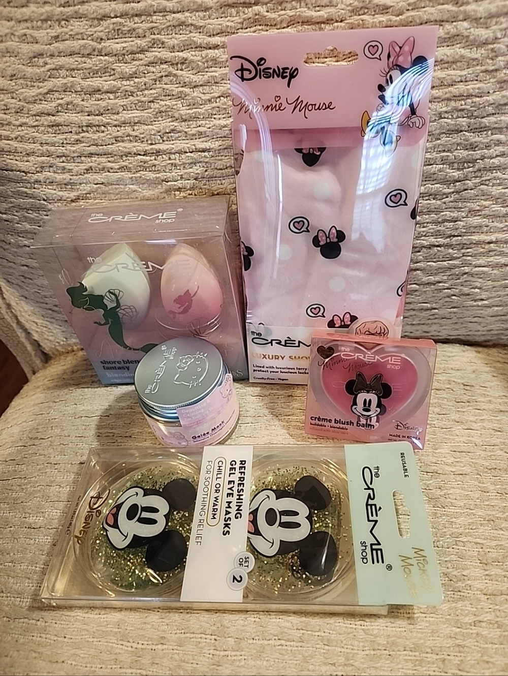 5 PC The Creme Shop Disney Minnie Mouse Set   Shower Cap Eye Gel Mask Blush +